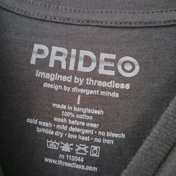 Target Pride Adult Short Sleeve 'Love is Love' T-Shirt - Black New Size Large - Picture 6 of 7